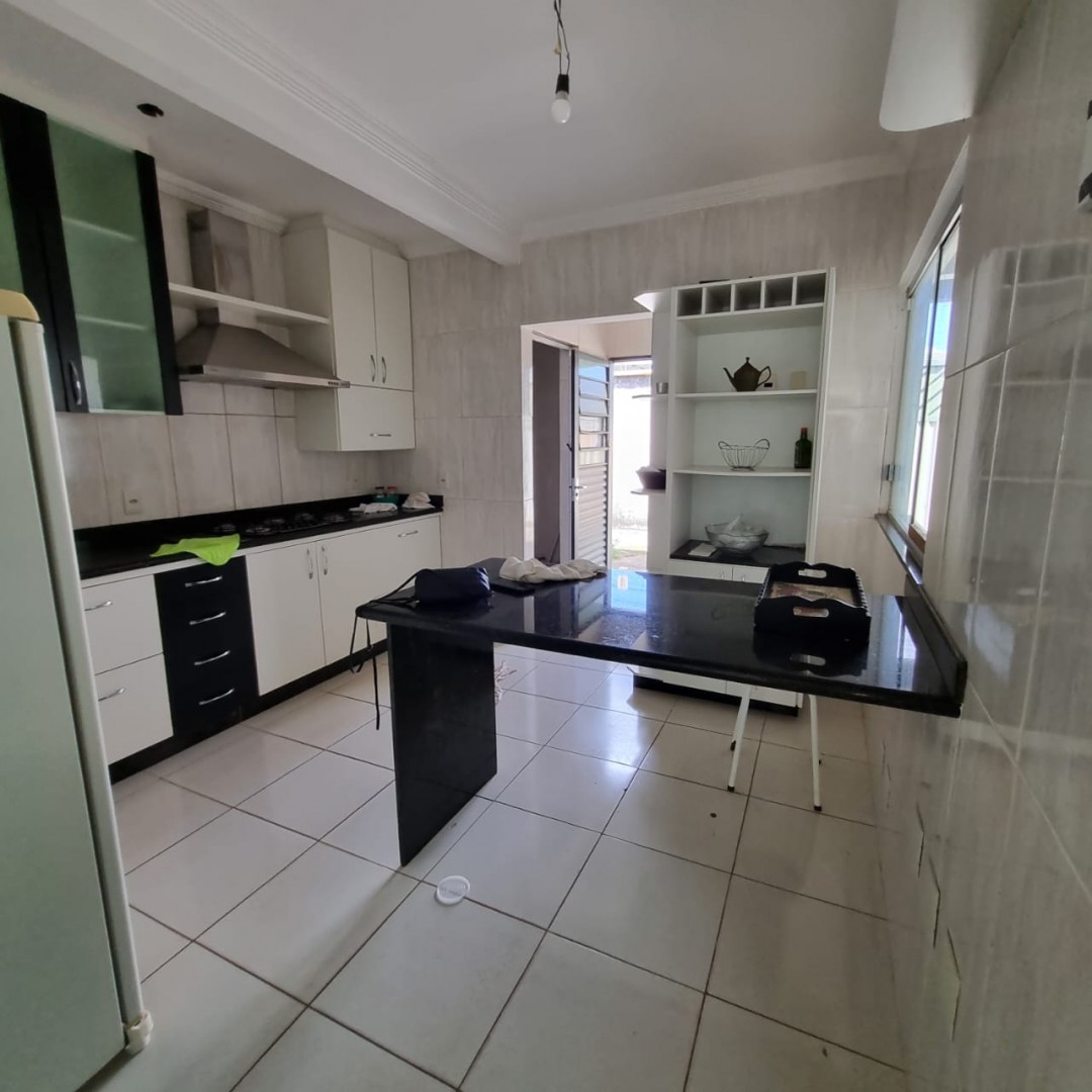 Venda de Casa com 2 suítes, garagem coberta no Bairro Itapoã  Brasília/DF Oportunidade incrível para morar bem!